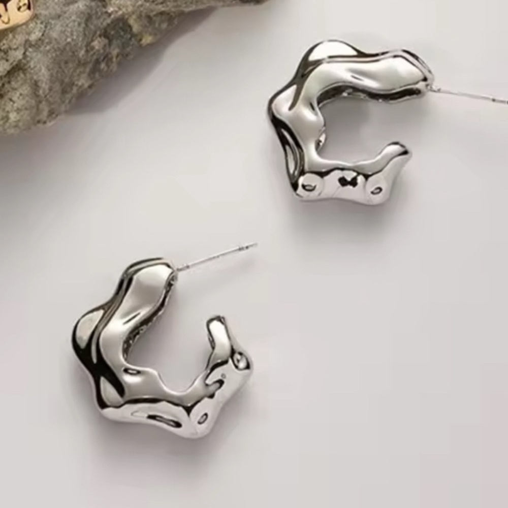NEW Silver Molten Metal Hoop Earrings AU21